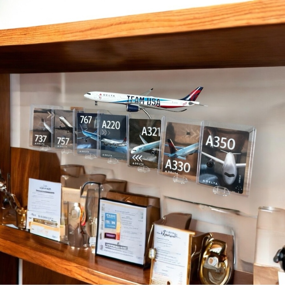 Sale! Delta Air Lines 2025 March Collectible Set Of 7 Pilot Trading Cards, New - Picture 14 of 16